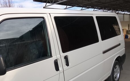 Volkswagen Caravelle T4, 2001 год, 2 500 000 рублей, 2 фотография