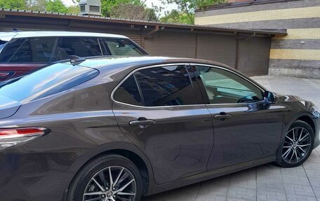 Toyota Camry, 2021 год, 3 200 000 рублей, 10 фотография