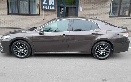 Toyota Camry, 2021 год, 3 200 000 рублей, 14 фотография