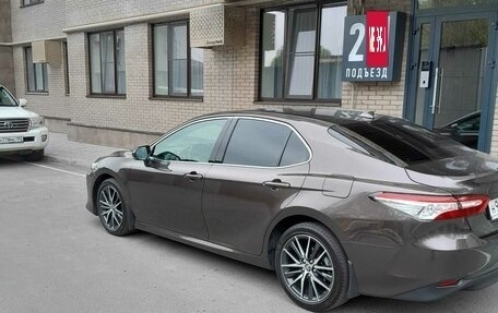 Toyota Camry, 2021 год, 3 200 000 рублей, 13 фотография