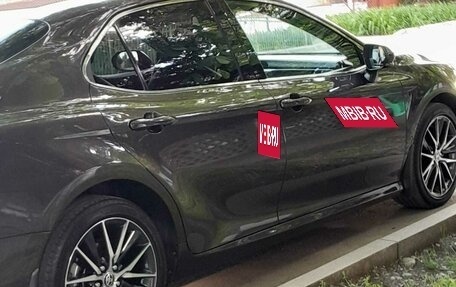 Toyota Camry, 2021 год, 3 200 000 рублей, 8 фотография