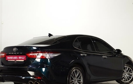 Toyota Camry, 2018 год, 2 819 000 рублей, 5 фотография