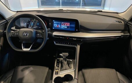 Changan CS35 Plus, 2024 год, 2 480 000 рублей, 9 фотография