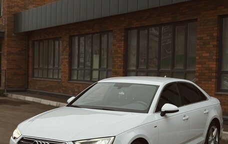 Audi A4, 2018 год, 2 800 000 рублей, 1 фотография