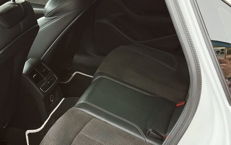 Audi A4, 2018 год, 2 800 000 рублей, 6 фотография