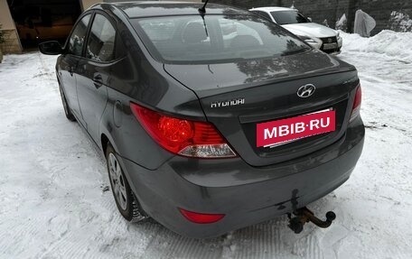 Hyundai Solaris II рестайлинг, 2012 год, 900 000 рублей, 2 фотография