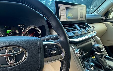 Toyota Land Cruiser, 2021 год, 10 000 000 рублей, 15 фотография