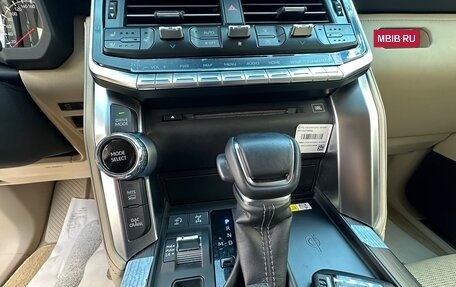 Toyota Land Cruiser, 2021 год, 10 000 000 рублей, 17 фотография