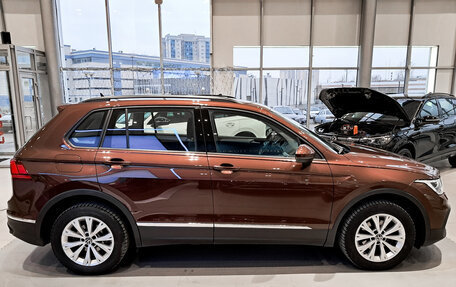 Volkswagen Tiguan II, 2021 год, 2 708 000 рублей, 5 фотография