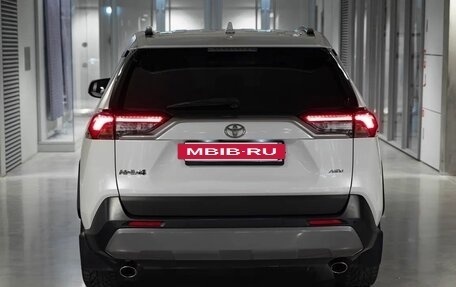 Toyota RAV4, 2021 год, 3 490 000 рублей, 4 фотография