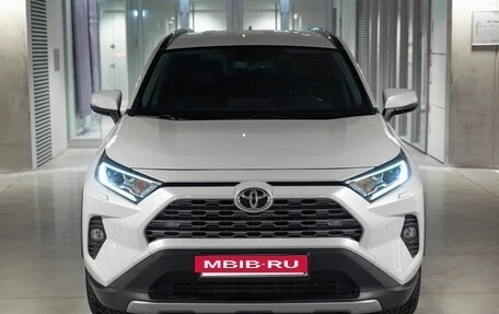Toyota RAV4, 2021 год, 3 490 000 рублей, 2 фотография