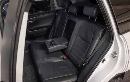 Toyota RAV4, 2021 год, 3 490 000 рублей, 10 фотография