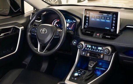 Toyota RAV4, 2021 год, 3 490 000 рублей, 12 фотография