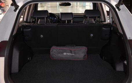 Toyota RAV4, 2021 год, 3 490 000 рублей, 13 фотография