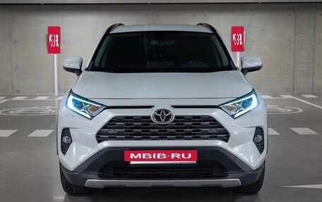 Toyota RAV4, 2021 год, 3 490 000 рублей, 15 фотография