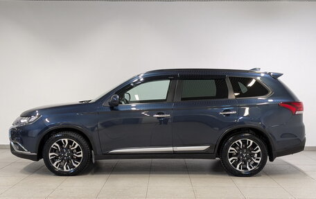 Mitsubishi Outlander III рестайлинг 3, 2021 год, 2 680 000 рублей, 8 фотография