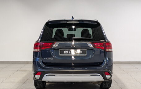 Mitsubishi Outlander III рестайлинг 3, 2021 год, 2 680 000 рублей, 6 фотография