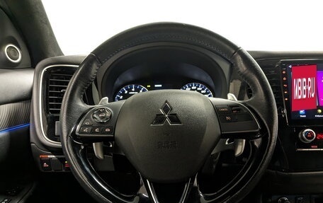 Mitsubishi Outlander III рестайлинг 3, 2021 год, 2 680 000 рублей, 22 фотография