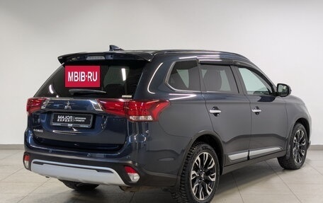 Mitsubishi Outlander III рестайлинг 3, 2021 год, 2 680 000 рублей, 5 фотография