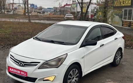 Hyundai Solaris II рестайлинг, 2015 год, 499 000 рублей, 2 фотография