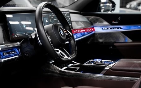 BMW 7 серия, 2023 год, 13 000 000 рублей, 13 фотография