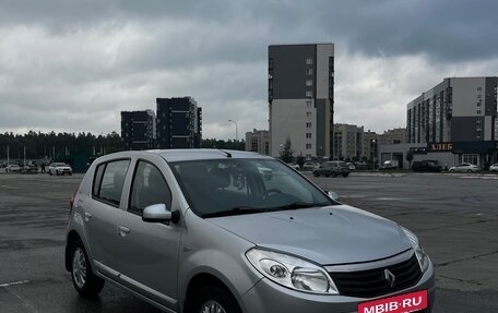 Renault Sandero I, 2013 год, 700 000 рублей, 3 фотография