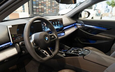 BMW 5 серия, 2025 год, 8 750 000 рублей, 28 фотография