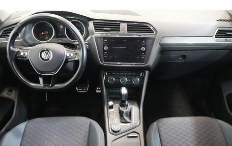 Volkswagen Tiguan II, 2020 год, 2 006 000 рублей, 11 фотография