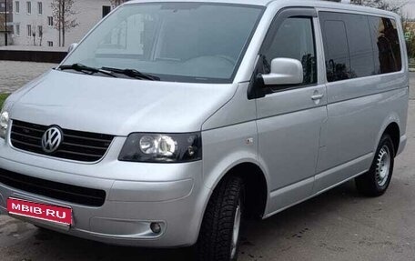 Volkswagen Caravelle T5, 2008 год, 1 810 000 рублей, 1 фотография