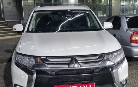 Mitsubishi Outlander III рестайлинг 3, 2018 год, 2 350 000 рублей, 1 фотография