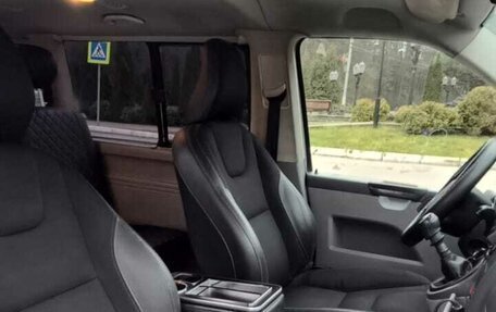 Volkswagen Caravelle T5, 2008 год, 1 810 000 рублей, 10 фотография