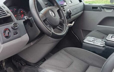 Volkswagen Caravelle T5, 2008 год, 1 810 000 рублей, 9 фотография