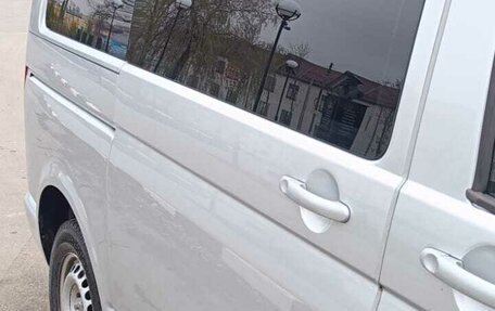 Volkswagen Caravelle T5, 2008 год, 1 810 000 рублей, 8 фотография