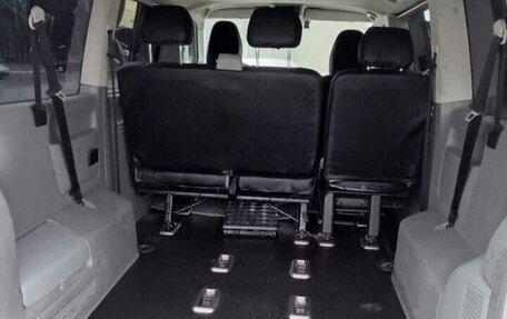 Volkswagen Caravelle T5, 2008 год, 1 810 000 рублей, 14 фотография