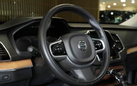 Volvo XC90 II рестайлинг, 2018 год, 3 200 000 рублей, 17 фотография