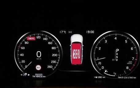 Volvo XC90 II рестайлинг, 2018 год, 3 200 000 рублей, 22 фотография