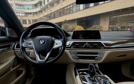 BMW 7 серия, 2017 год, 3 100 000 рублей, 13 фотография