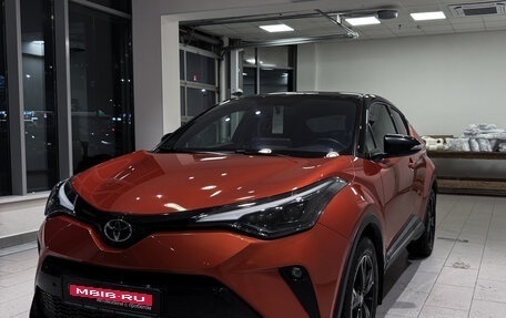 Toyota C-HR I рестайлинг, 2021 год, 2 688 000 рублей, 1 фотография