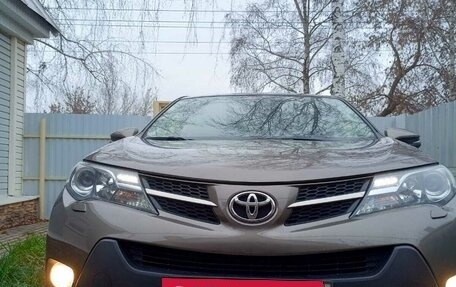Toyota RAV4, 2013 год, 1 700 000 рублей, 8 фотография