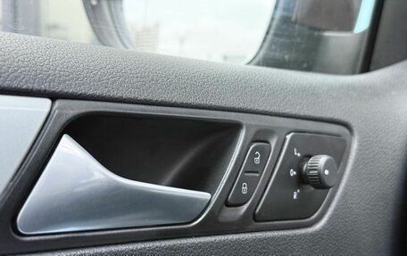 Volkswagen Jetta VI, 2012 год, 1 075 000 рублей, 15 фотография