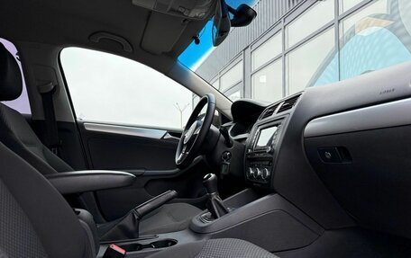 Volkswagen Jetta VI, 2012 год, 1 075 000 рублей, 7 фотография