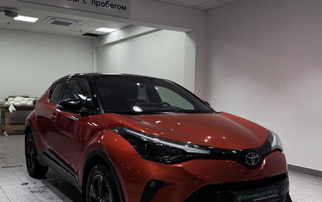 Toyota C-HR I рестайлинг, 2021 год, 2 688 000 рублей, 3 фотография