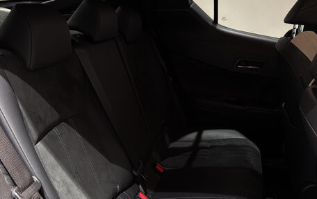 Toyota C-HR I рестайлинг, 2021 год, 2 688 000 рублей, 18 фотография