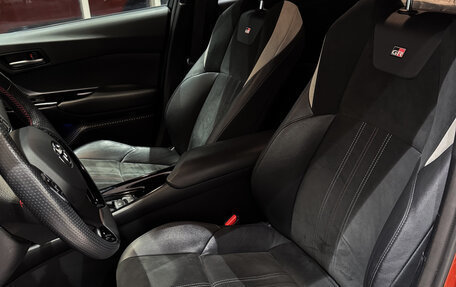 Toyota C-HR I рестайлинг, 2021 год, 2 688 000 рублей, 10 фотография