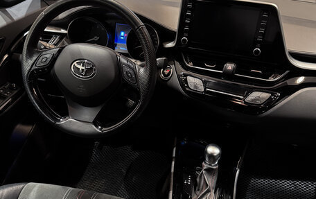 Toyota C-HR I рестайлинг, 2021 год, 2 688 000 рублей, 19 фотография