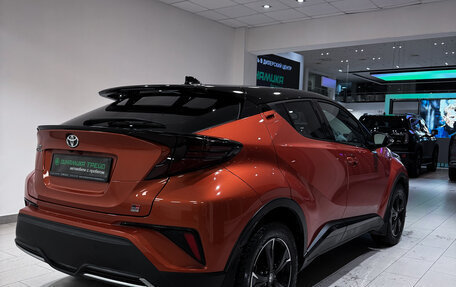 Toyota C-HR I рестайлинг, 2021 год, 2 688 000 рублей, 6 фотография