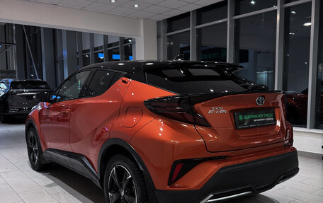 Toyota C-HR I рестайлинг, 2021 год, 2 688 000 рублей, 8 фотография