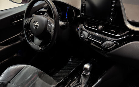 Toyota C-HR I рестайлинг, 2021 год, 2 688 000 рублей, 13 фотография