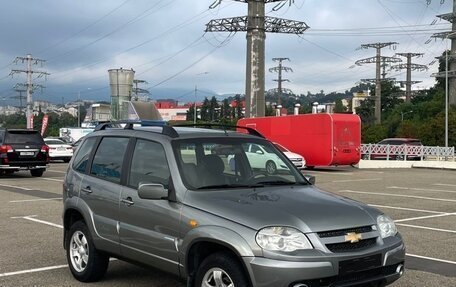 Chevrolet Niva I рестайлинг, 2010 год, 620 000 рублей, 1 фотография
