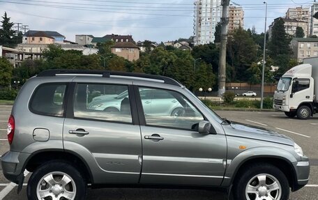 Chevrolet Niva I рестайлинг, 2010 год, 620 000 рублей, 2 фотография